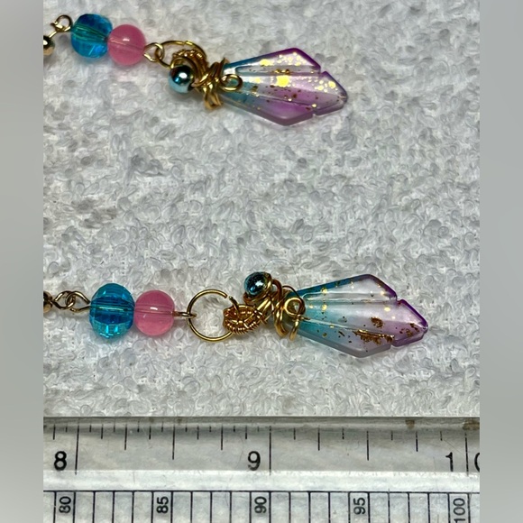 🌸Pink/blue with glitter- sea shells/carved stones copper earrings-artisan NEW - Picture 6 of 9